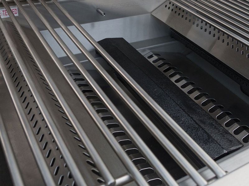 Bull Outlaw 30-Inch 4-Burner Gas Grill