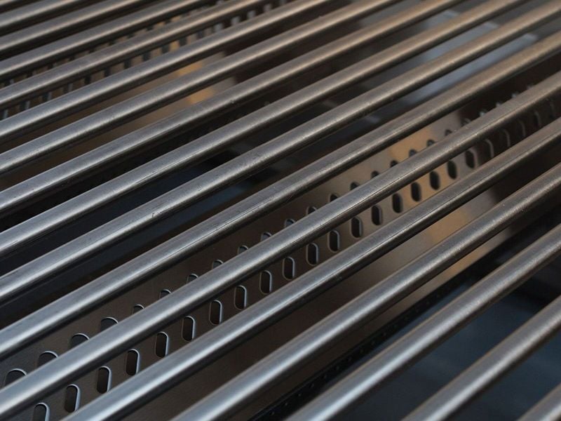 Bull Outlaw 30-Inch 4-Burner Gas Grill
