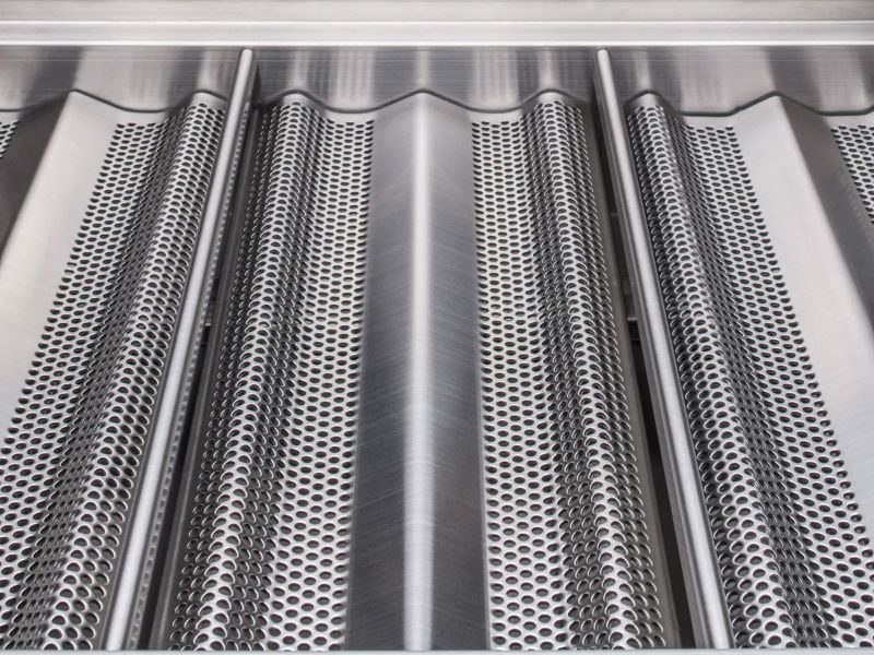 Blaze LBM 32-Inch 4-Burner Natural Gas Grill - BLZ-4LBM+BLZ-4-CART-SC