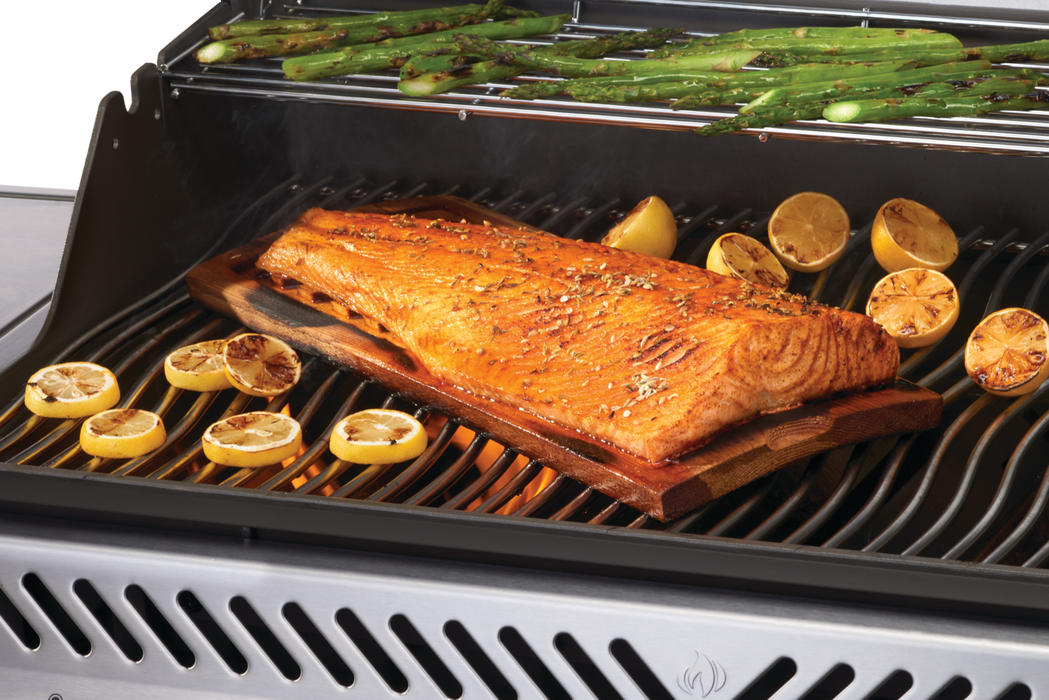 Rogue® PRO 625 Grill with Infrared Side Burner