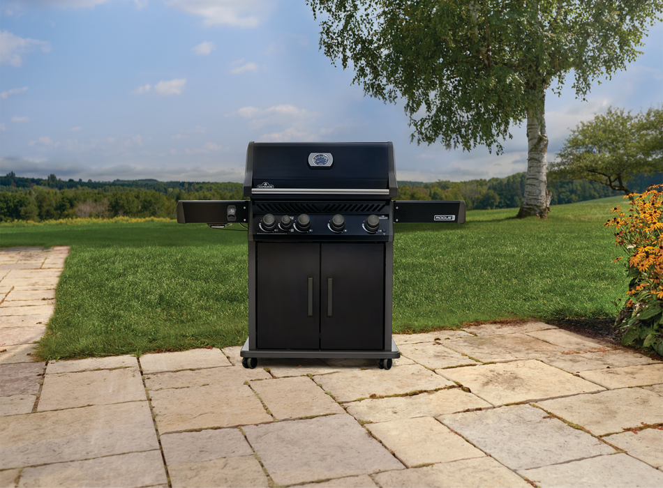 Rogue® PRO 525 Grill with Infrared Side Burner