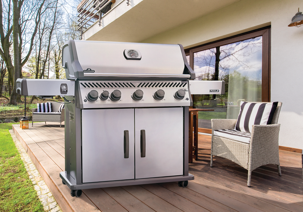 Rogue® PRO 625 Grill with Infrared Side Burner