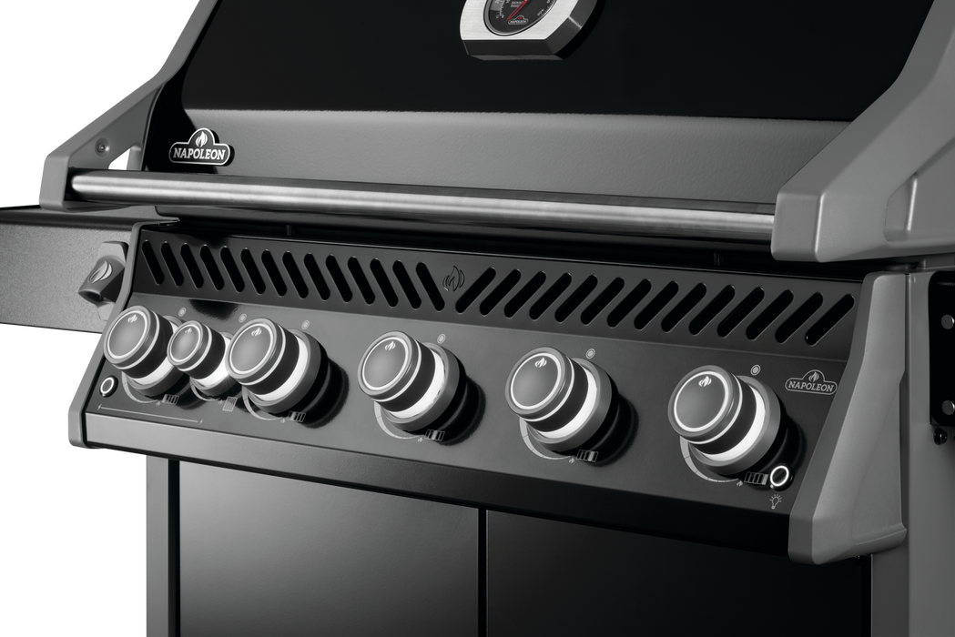 Rogue® PRO 625 Grill with Infrared Side Burner