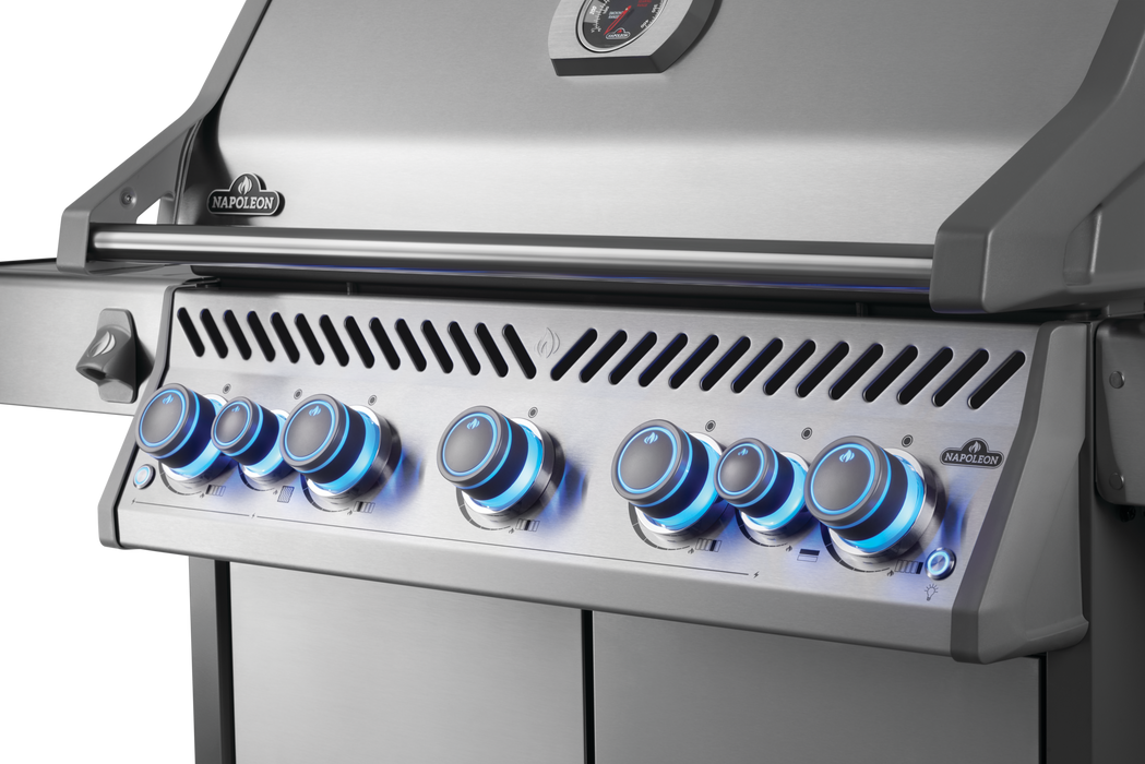 Napoleon Rogue PRO-S 625 5-Burner Gas Grill with Infrared Side and Rear Burner