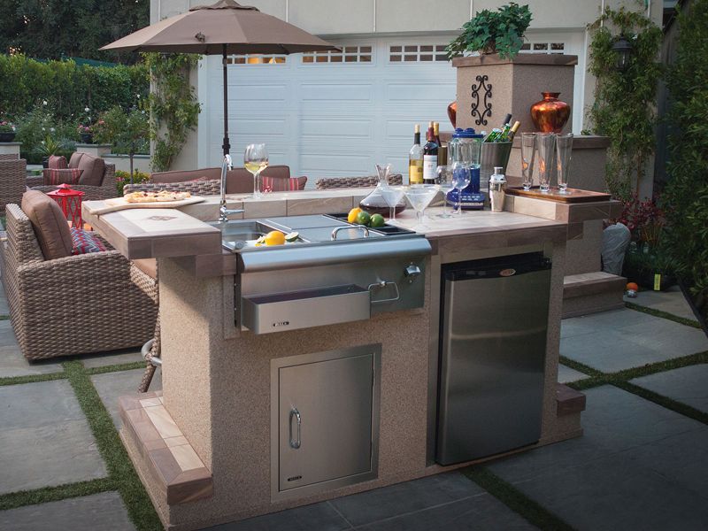 Bull 30-Inch Stainless Steel Slide-In Bar Center with Ice Chest & Sink - 97623