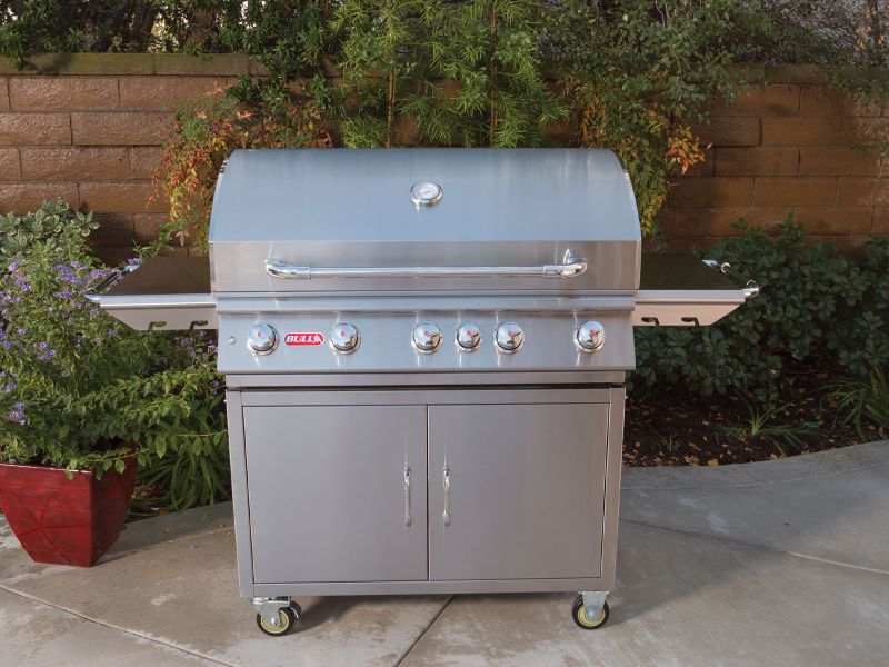 Bull Brahma 38-Inch 5-Burner Gas Grill W/ Rotisserie