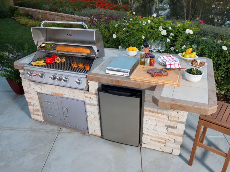 Bull Brahma 38-Inch 5-Burner Built-In Gas Grill With Rotisserie