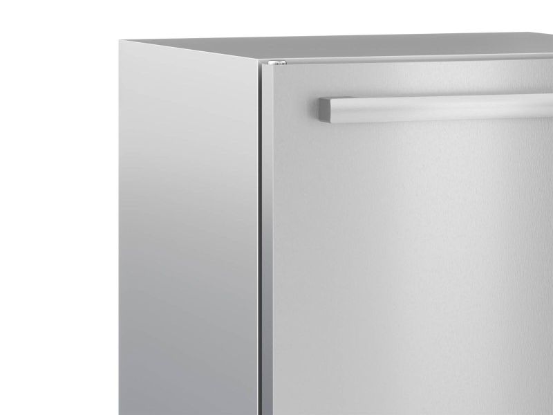 Dometic E-Series 24-Inch Reversible Hinge with Lock