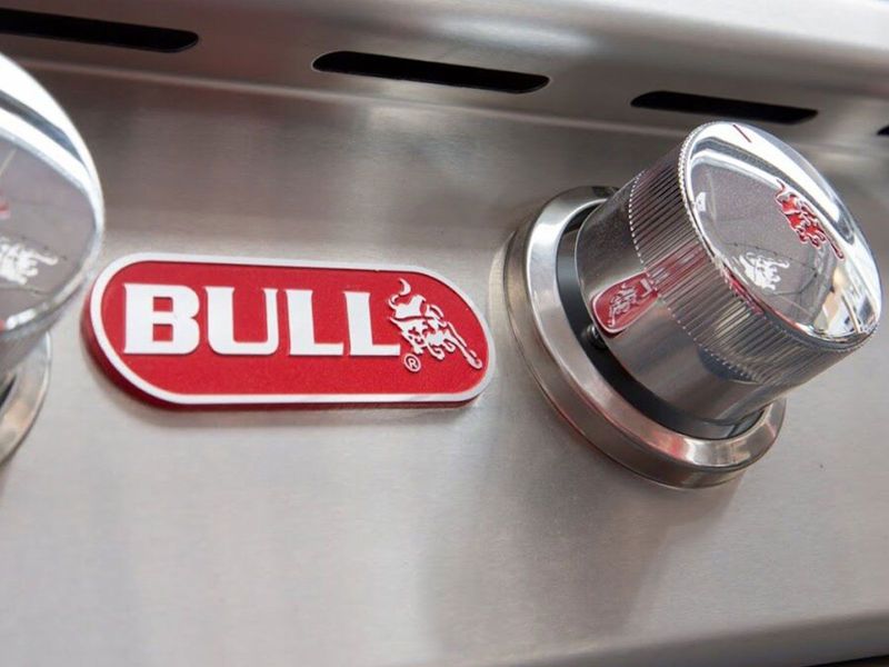 Bull Steer Premium 25-Inch 3-Burner Gas Grill