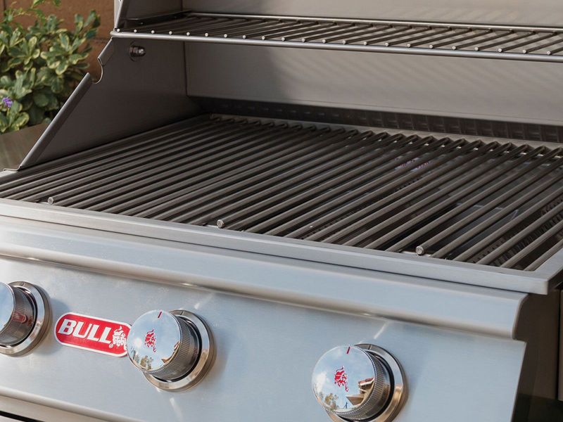 Bull Steer Premium 25-Inch 3-Burner Gas Grill